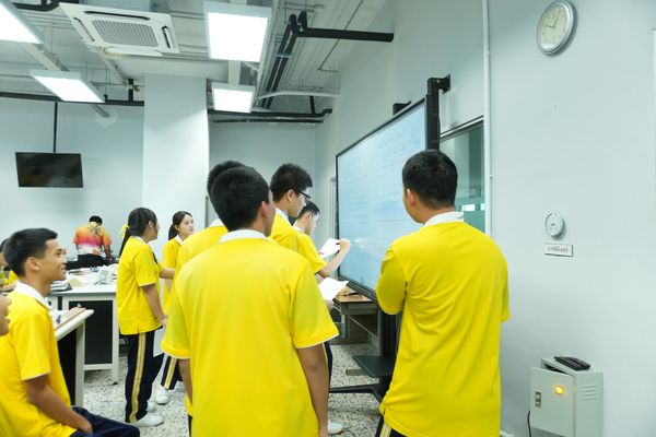 โรงเรียนปรีชานุศาสน์